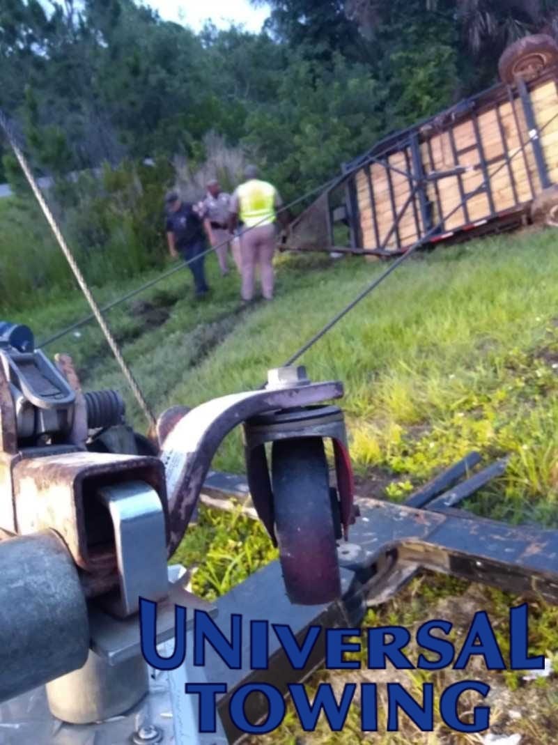 Thieves on the run & semi towing needed in Daytona Beach