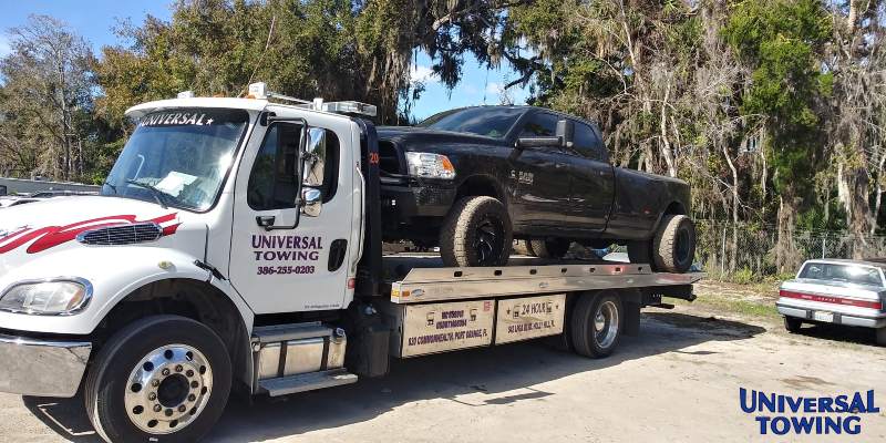 Calling a Tow Truck Service 101 – Universal Towing